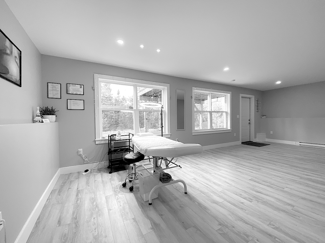 Permanent Makeup working office